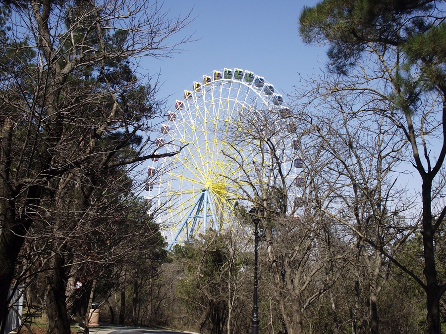Тбилиси, гора Мтацминда, колесо обозрения