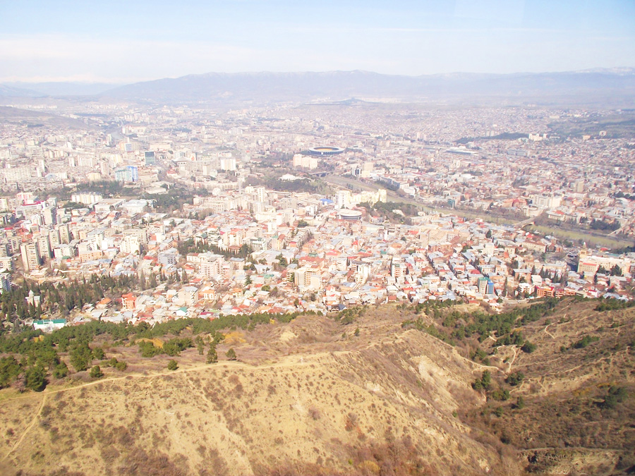 вид на Тбилиси с горы Мтацминда